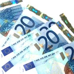 Moneda euro, in usoara crestere