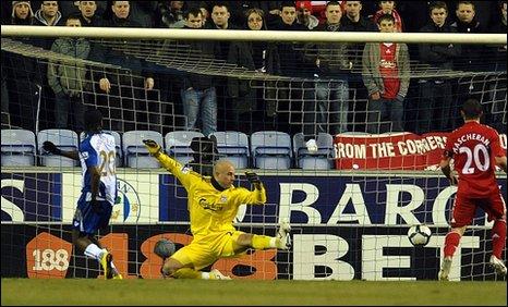 Wigan - Liverpool 1-0/ Tot mai departe de Liga Campionilor