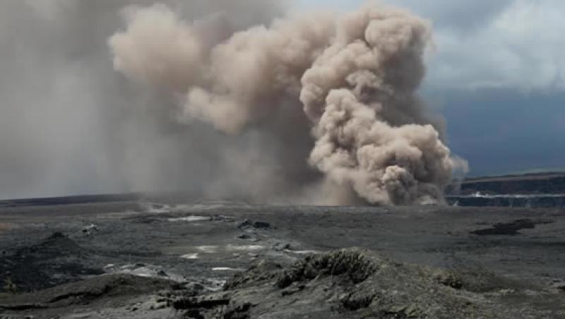 Eruptia vulcanica din Islanda a destabilizat traficul aerian