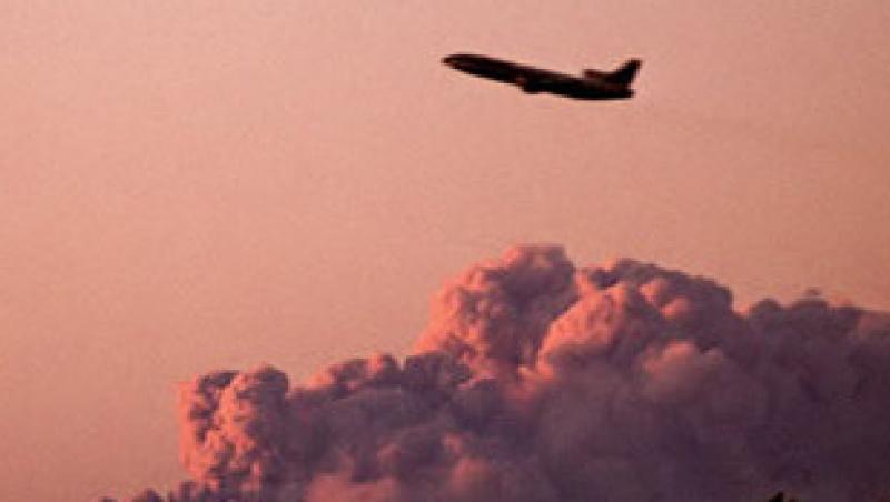 Marturie: Cum a zburat in 1982 prin nor vulcanic un pilot britanic