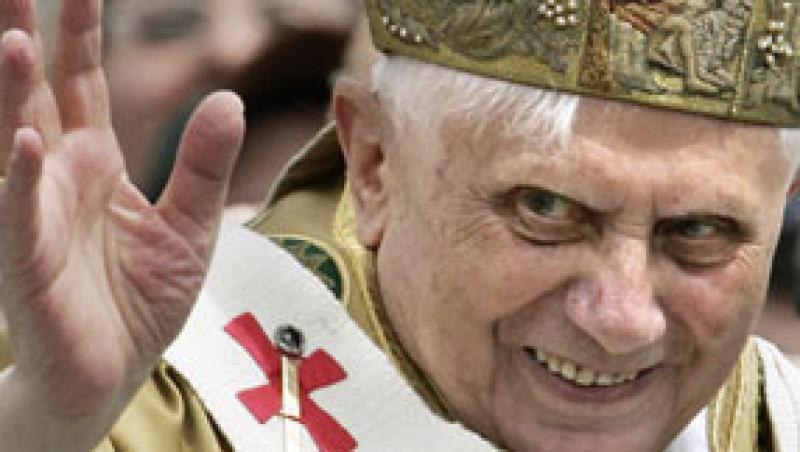 Papa Benedict al XVI-lea implineste astazi 83 de ani