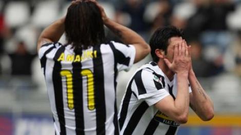 Jucatorii lui Juventus au fost atacati cu petarde si oua