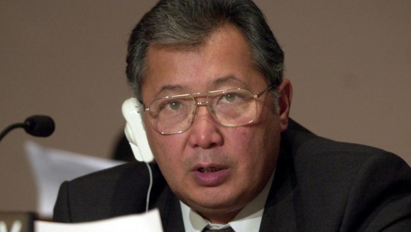 Presedintele Kirgizstanului si-a dat demisia si a parasit tara