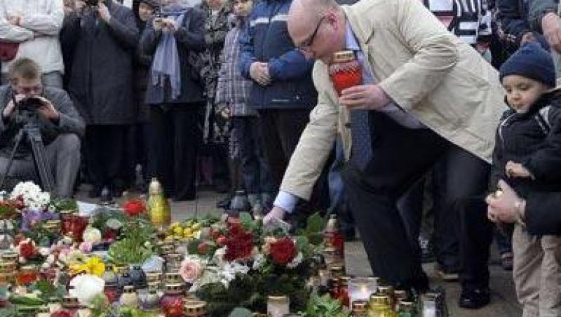 Zi solemna in Polonia. Clopotele tuturor bisericilor au rasunat la o saptamana de la tragedia de la Smolensk