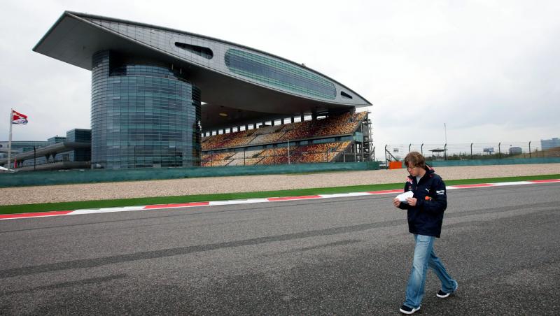 F1 2010, MP China / Calificari: Pole position pentru Vettel