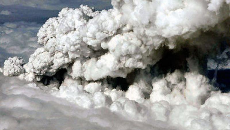 ALERTA / Norul de cenusa vulcanica acopera Romania