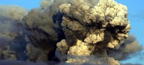 Studiu: Impactul cenusii vulcanice asupra avioanelor