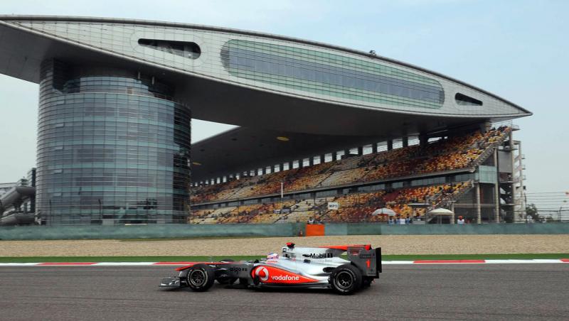 Formula 1, MP al Chinei / Dubla McLaren pe ploaie