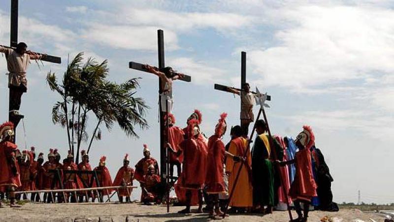 Flagelari si crucificari in ziua patimilor lui Hristos