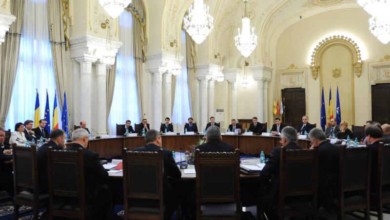 Extemporal la Cotroceni: Basescu a discutat cu Guvernul despre cheltuielile publice, ANI si Constitutie