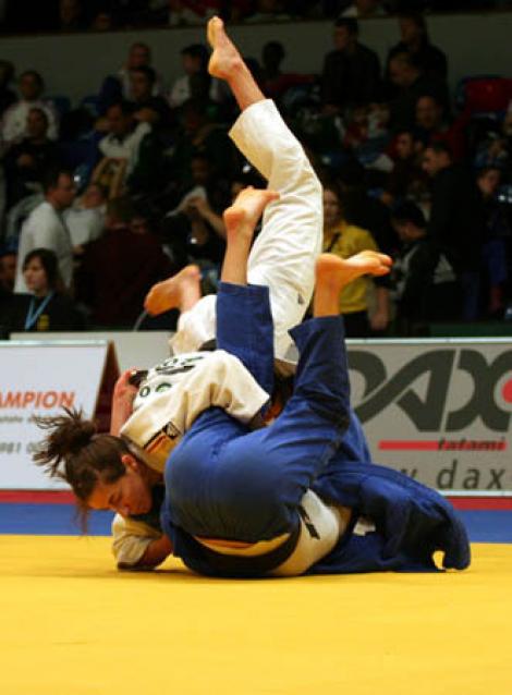Judo: Dupa Alina Dumitru, si Corina Caprioru a luat aurul!