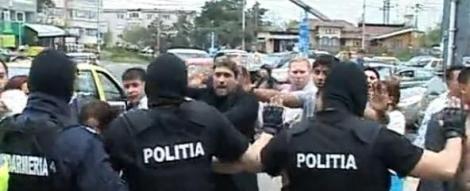 VIDEO / Pitesti: Rromii au luat cu asalt Spitalul de Urgenta