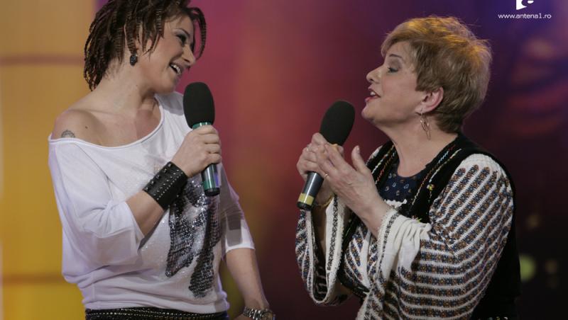Ana Maria Prodan canta impreuna cu  Ionela Prodan la 
