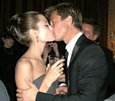 Brad Pitt si Angelina Jolie vor inca un copil