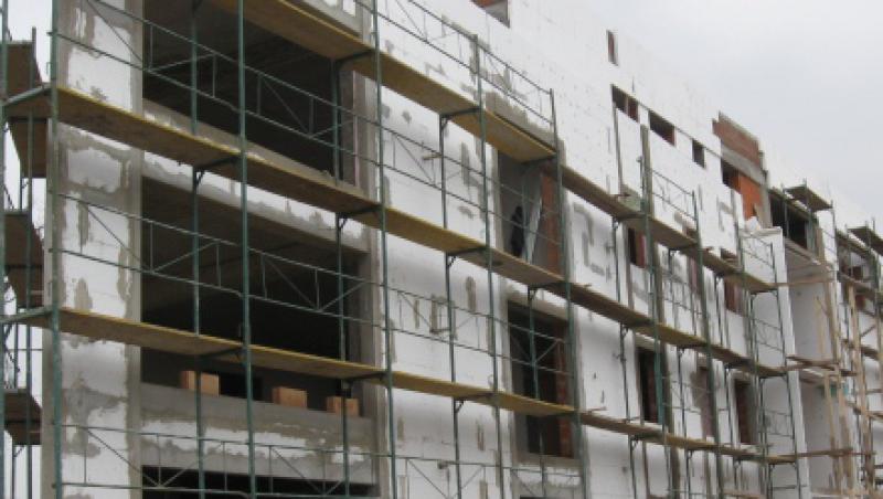 Imobiliare: Numarul autorizatiilor de construire a scazut in primele trei luni cu 27,9%