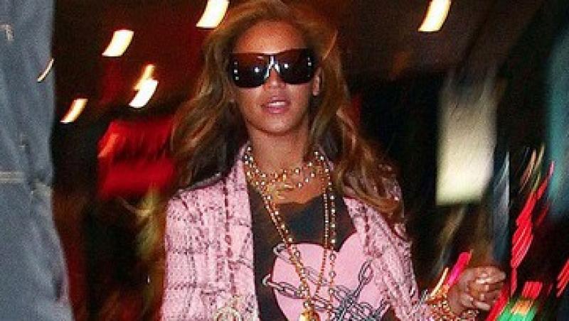 Beyonce poarta ochelari de soare noaptea