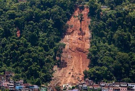 Rio de Janeiro: 95 de morti in inundatii grave