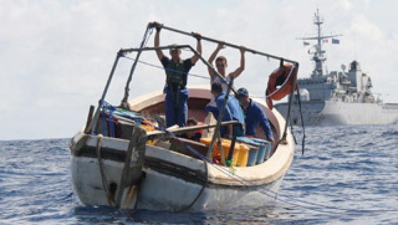Un marinar roman, rapit de piratii somalezi in Golful Aden