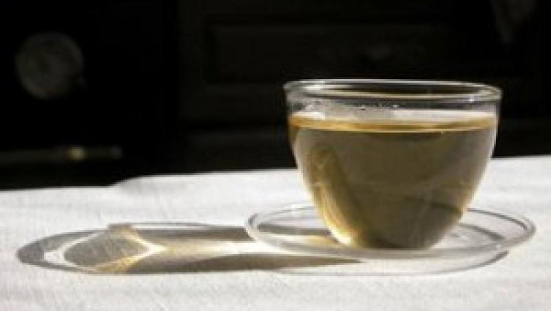 Atentie: Ceaiul verde poate slabi oasele