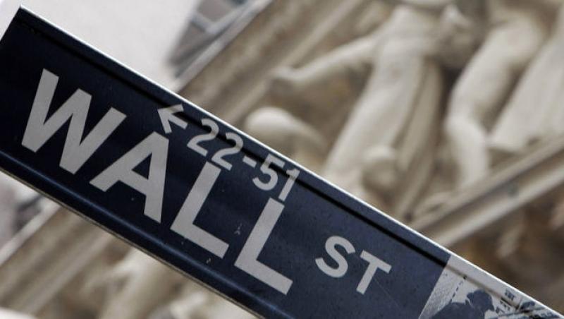 Wall Street scade: investitorii se indoiesc de redresarea economica