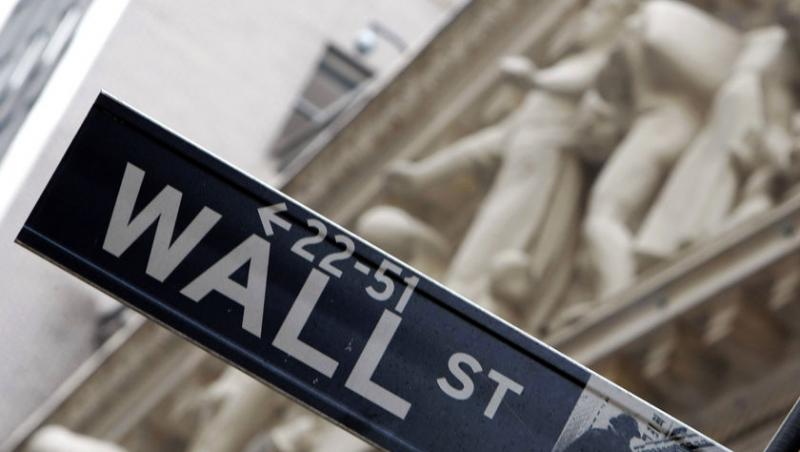Wall Street scade: investitorii se indoiesc de redresarea economica