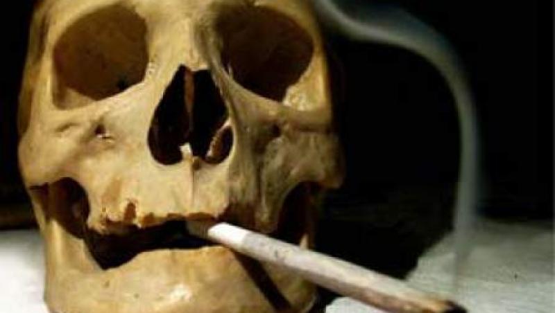 Studiu: La fiecare 15 minute un roman moare din cauza fumatului