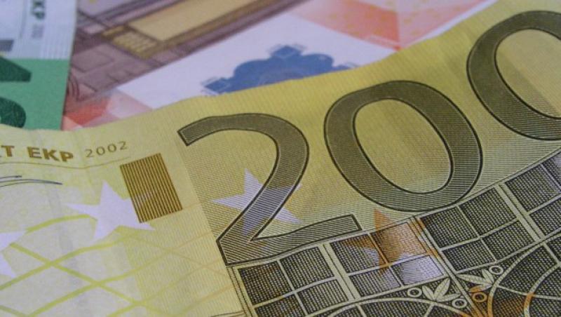 Euro in deriva, cel mai mic nivel din ultimii patru ani