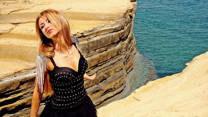 Andreea Balan a filmat in Corfu