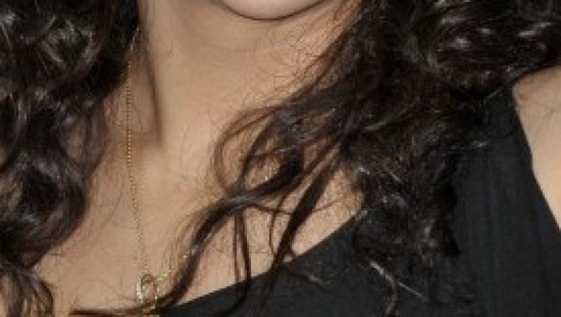 Michelle Rodriguez, transparenta pe covorul rosu