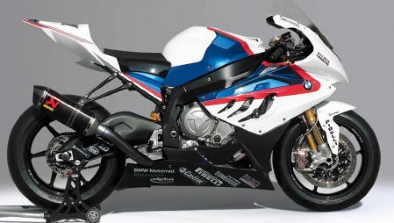 BMW Motorrad recheama 122.000 de motociclete