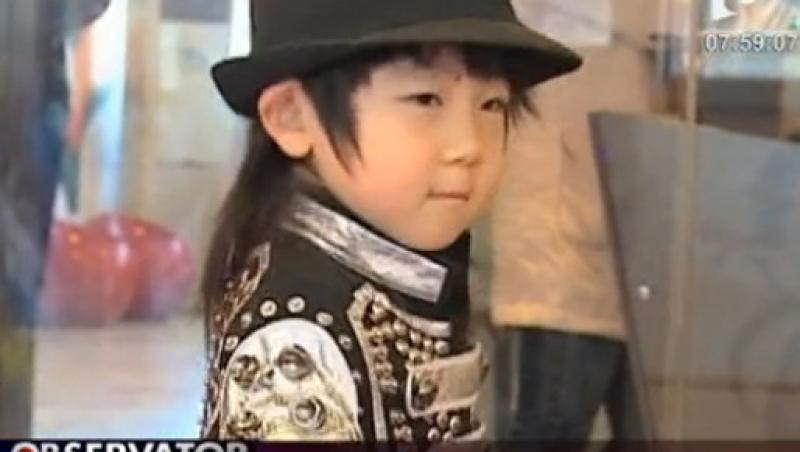 VIDEO/ Cine este Mini Michael din China?