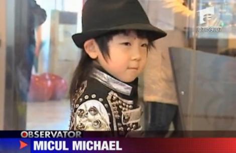 VIDEO/ Cine este Mini Michael din China?