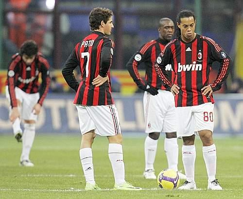 Silvio Berlusconi, dispus sa cedeze 30% din actiunile lui AC Milan catre Gazprom