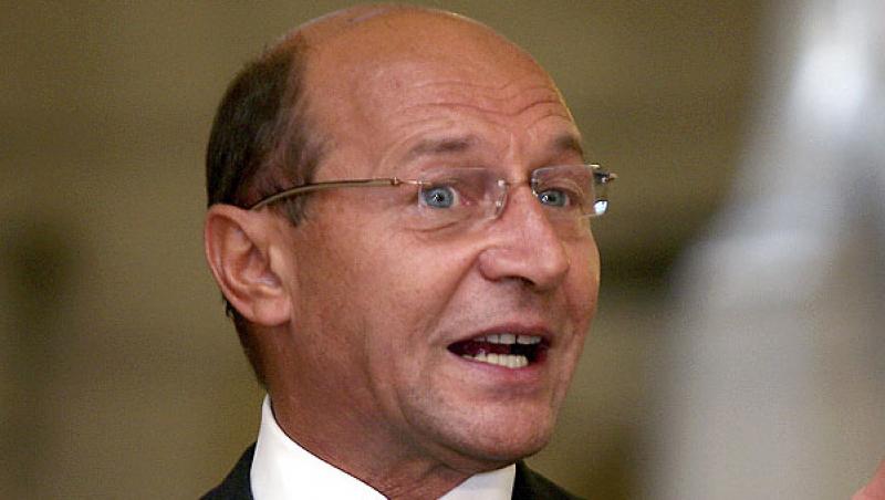 Basescu se consulta cu parlamentarii Puterii