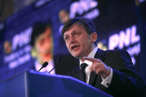 Antonescu vrea "capul" lui Basescu