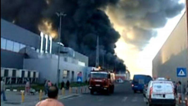 VIDEO / Incendiu ucigas la complexul Dragonul Rosu din Capitala: un mort, mai multi raniti