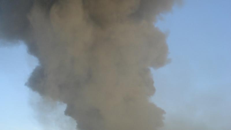 VIDEO! Incendiu ucigas la complexul Dragonul Rosu din Capitala: un mort, mai multi raniti
