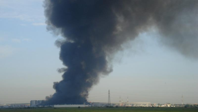 VIDEO! Incendiu ucigas la complexul Dragonul Rosu din Capitala: un mort, mai multi raniti