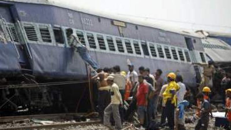 Atentat in India: 65 de morti si 150 de raniti, dupa o explozie la un tren de persoane