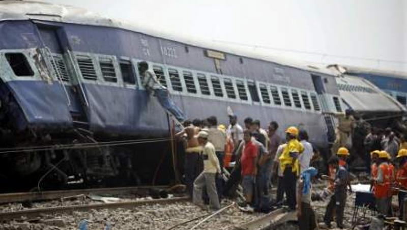 Atentat in India: 65 de morti si 150 de raniti, dupa o explozie la un tren de persoane