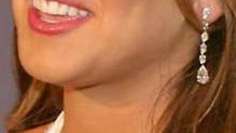 Lindsay Lohan bea numai apa