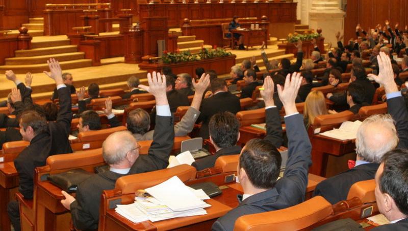 Motiunea PSD pe tema pensiilor militare a fost respinsa de Senat