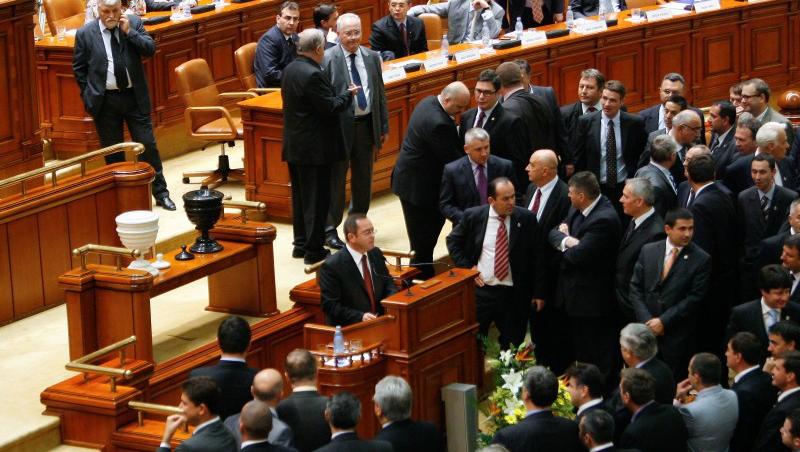 Masurile de austeritate, pe masa Parlamentului