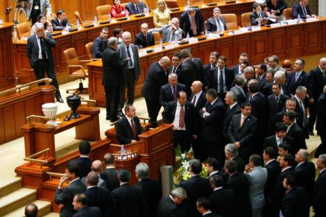 Masurile de austeritate, pe masa Parlamentului