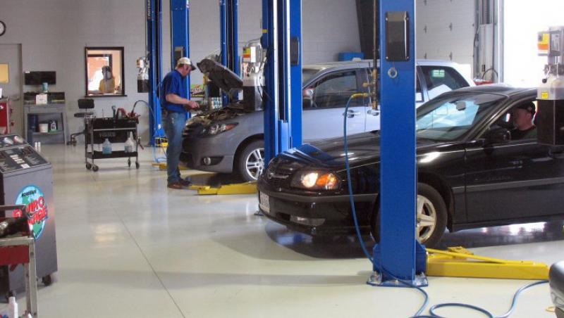 Comisia Europeana cere producatorilor auto sa renunte la obligativitatea service-urilor autorizate