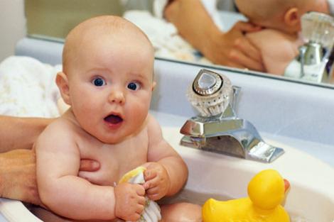 Substante cancerigene in produsele de baie pentru copii!