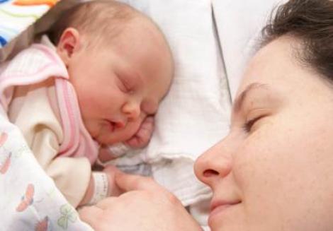 Bebelusii ajung bilingvi inca din stadiul intrauterin