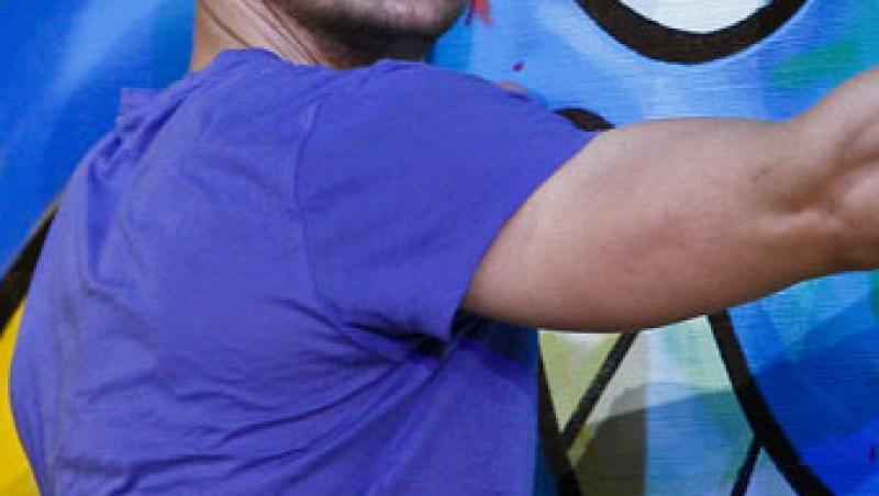 Dani Otil a dansat cu recuzita