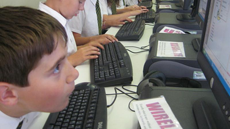 Campanie anti-calculator in scolile din Cluj-Napoca