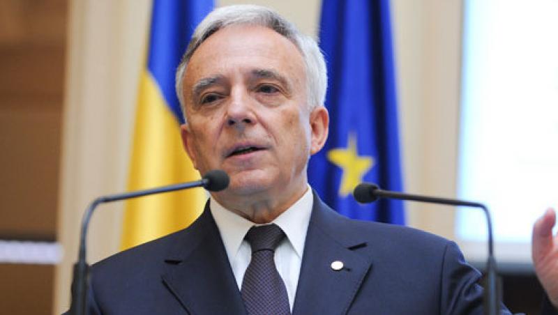 Isarescu: Deciziile trebuie asumate politic pe timp de criza